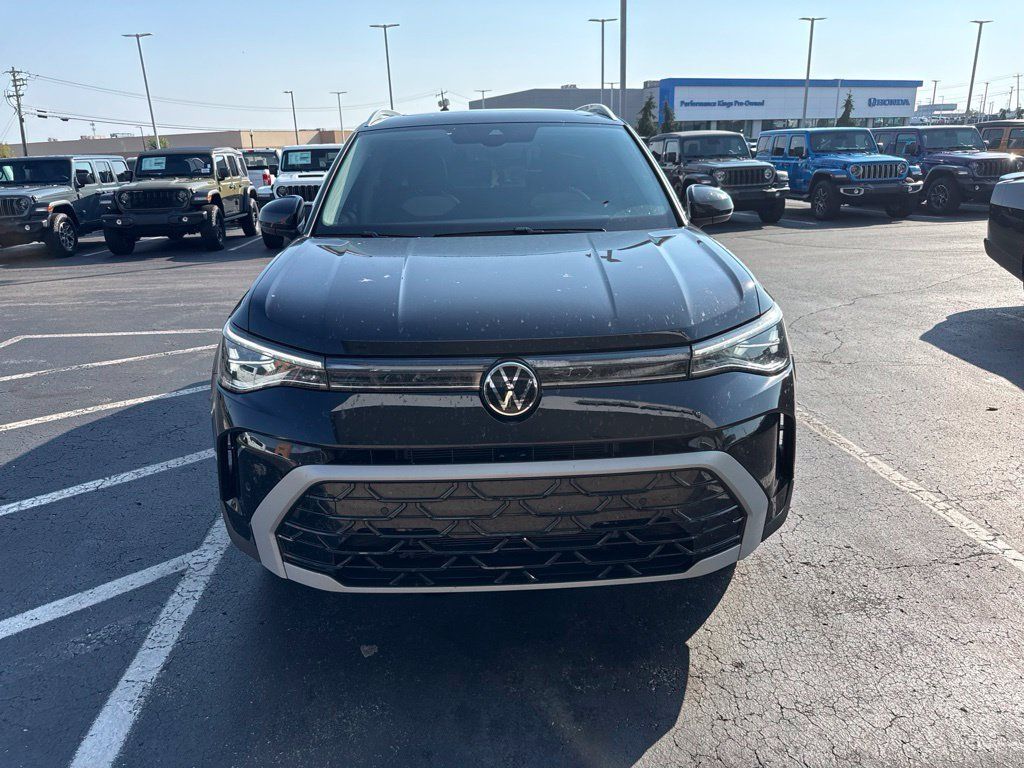 Used 2025 Volkswagen Taos SEL w/ Black Wheel Plus Package AWD/4WD image 2