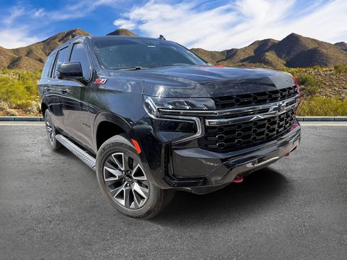 Used 2022 Chevrolet Tahoe Z71 w/ Luxury Package AWD/4WD image 3
