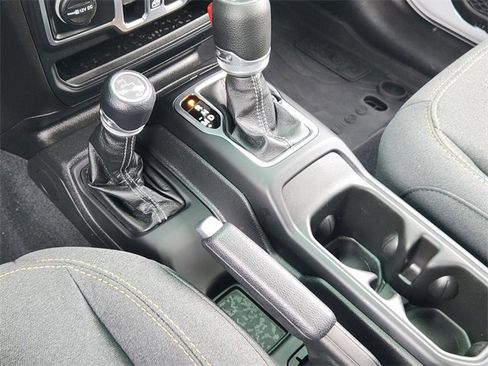 Used 2025 Jeep Wrangler Sport image 19