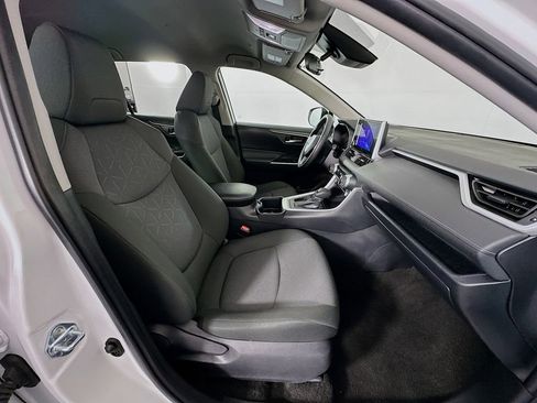 Certified 2025 Toyota RAV4 XLE image 28