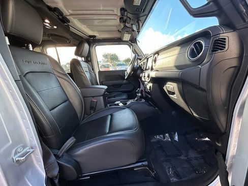 Used 2022 Jeep Gladiator Overland w/ Popular Equipment Package AWD/4WD image 23