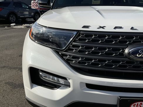 Used 2023 Ford Explorer XLT w/ Equipment Group 202A image 2