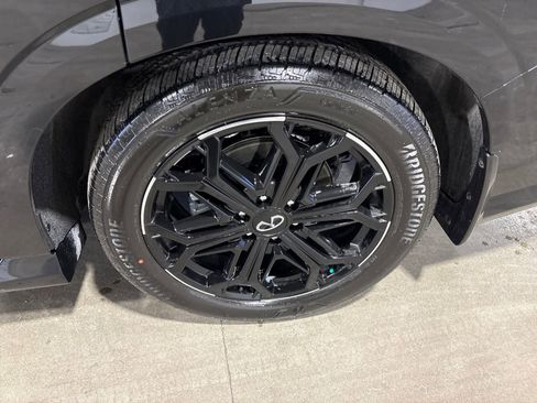 Certified 2026 INFINITI QX80 SPORT w/ Sport Exterior Package image 31