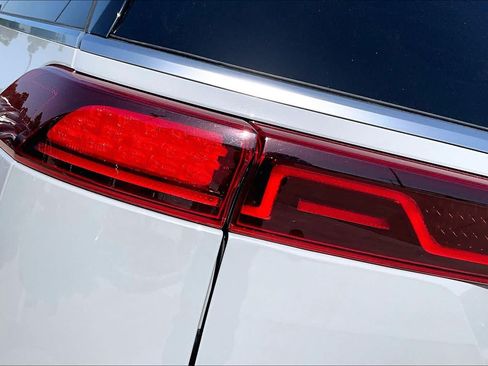 Used 2024 Kia Carnival SX Prestige FWD image 27