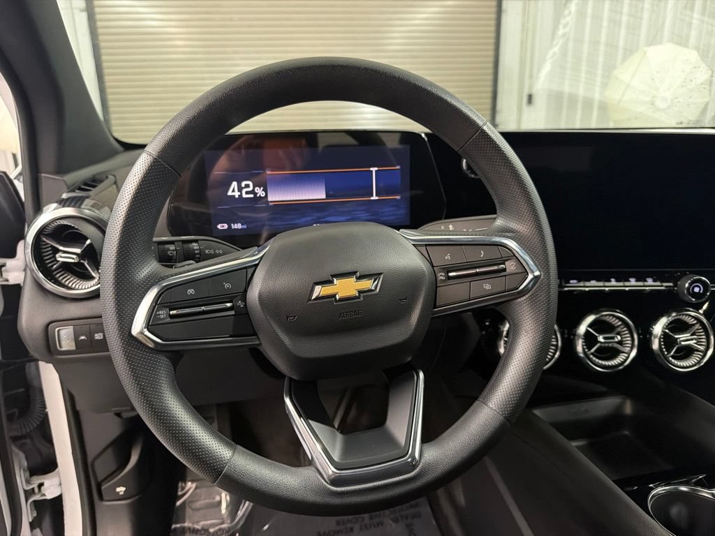 Used 2025 Chevrolet Blazer EV LT FWD image 13
