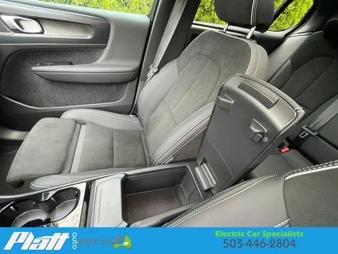 Used 2023 Volvo C40 P8 Recharge Ultimate AWD/4WD image 33
