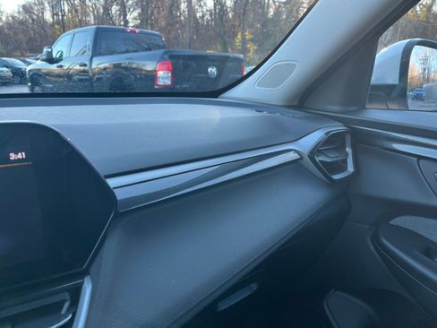 Used 2025 Chevrolet TrailBlazer LT image 29