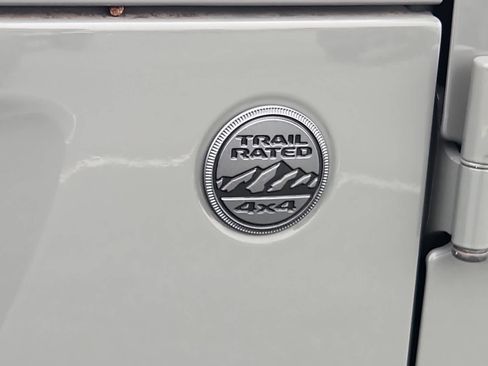 Used 2022 Jeep Wrangler Unlimited Sport image 19