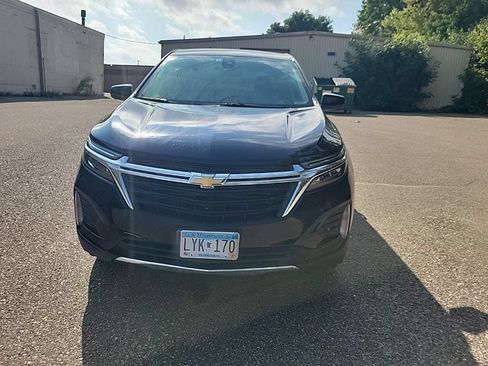 Used 2024 Chevrolet Equinox LT AWD/4WD image 3