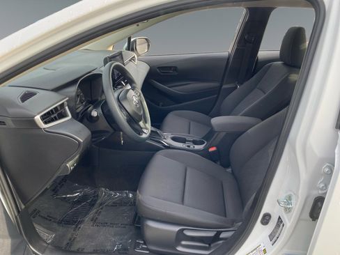Used 2023 Toyota Corolla LE image 9