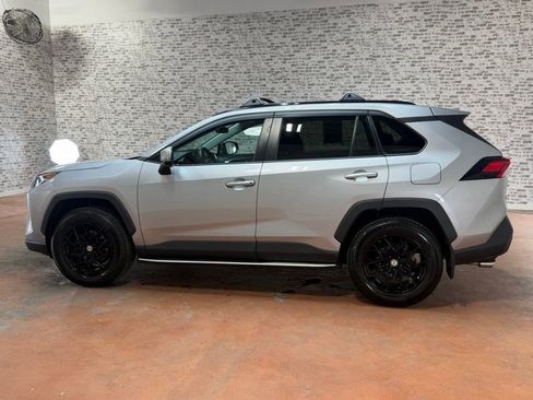 Used 2019 Toyota RAV4 XLE w/ Convenience Package AWD/4WD image 4