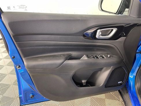 New 2025 Jeep Compass Latitude w/ Sun & Sound Group image 15