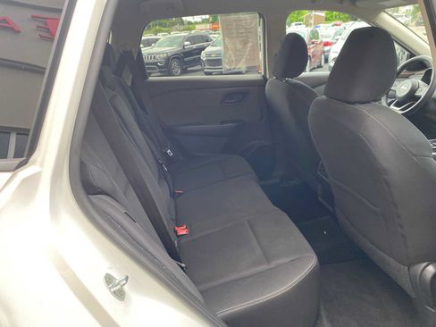 Used 2023 Nissan Rogue S AWD/4WD image 28