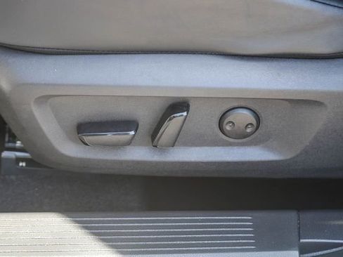 Used 2024 Nissan Rogue SV w/ SV Premium Package FWD image 23