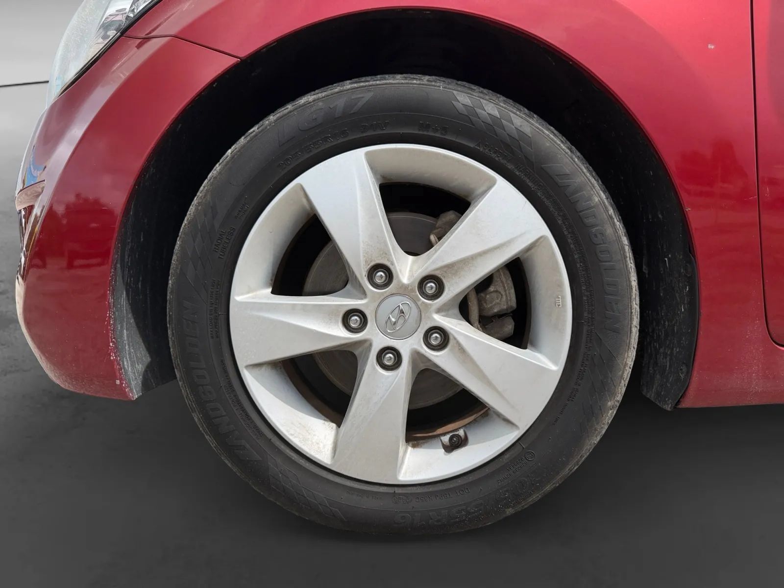 Used 2012 Hyundai Elantra GLS w/ Preferred Pkg 3 FWD image 9