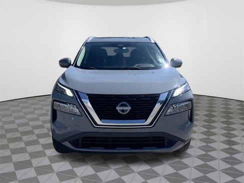 Used 2023 Nissan Rogue SL image 3