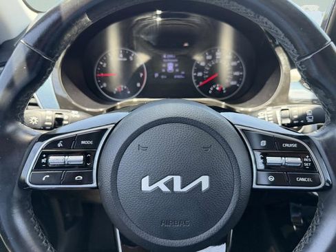 Used 2023 Kia Seltos S w/ Navigation Package FWD image 30