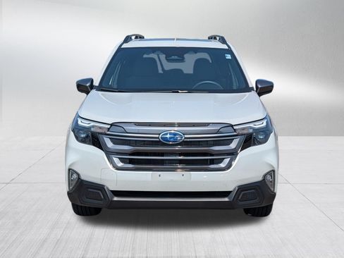 Certified 2025 Subaru Forester Premium AWD/4WD image 2