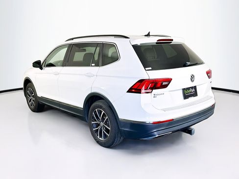 Used 2020 Volkswagen Tiguan SE w/ Panoramic Sunroof Package image 5