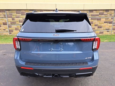 New 2026 Ford Explorer ST-Line w/ ST-Line Street Pack AWD/4WD image 4