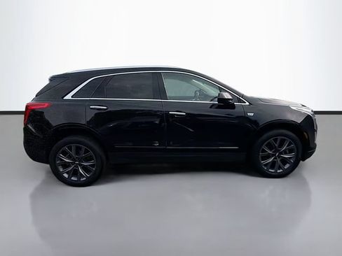 Used 2019 Cadillac XT5 Luxury w/ LPO, Black Ice Package AWD/4WD image 8