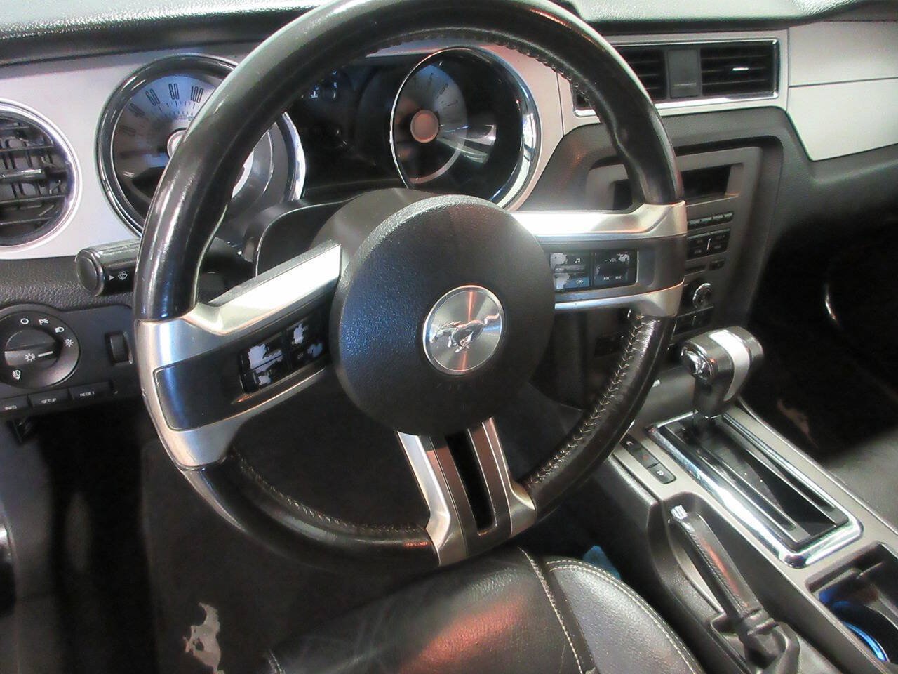 Used 2011 Ford Mustang Premium w/ 202A Rapid Spec Order Code RWD image 20
