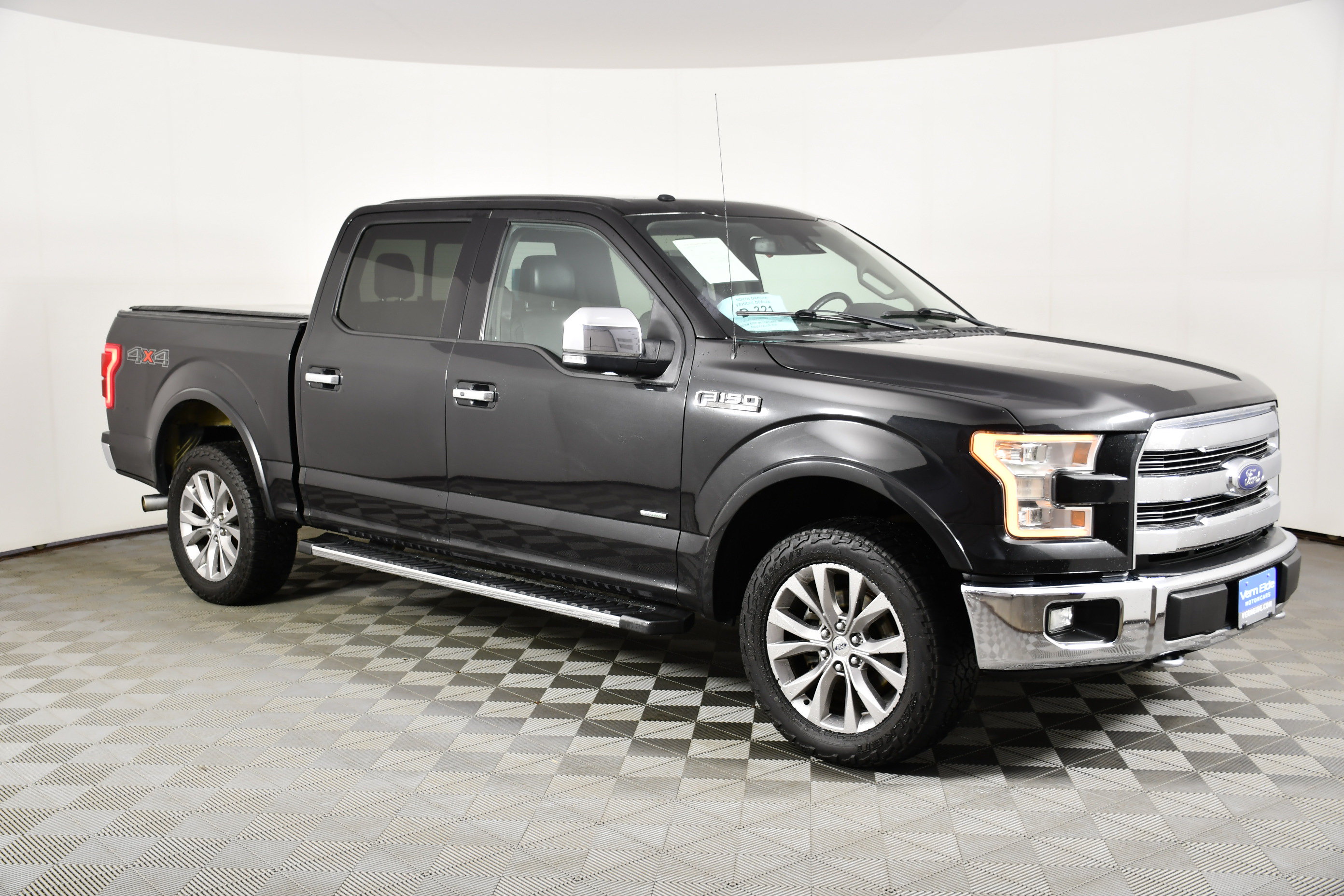 Used 2015 Ford F150 Lariat w/ Equipment Group 502A Luxury AWD/4WD image 4