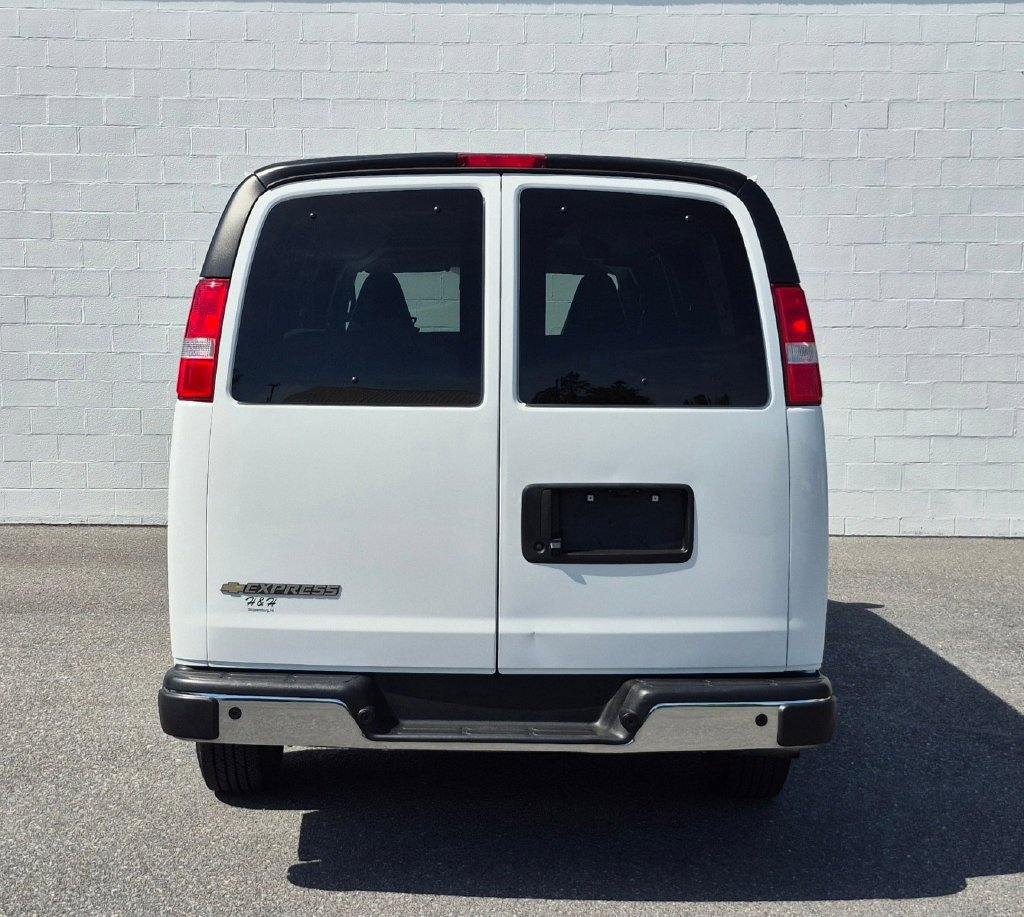 Used 2025 Chevrolet Express 3500 LT w/ LT Preferred Equipment Group RWD image 15