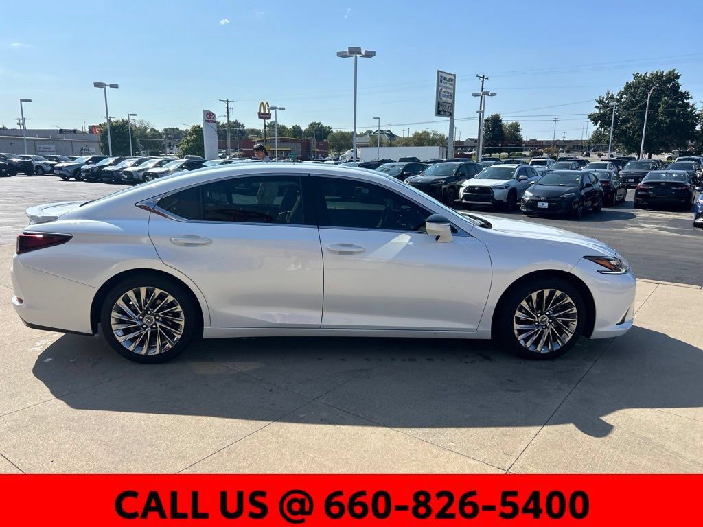 Used 2025 Lexus ES 350 Ultra Luxury FWD image 4