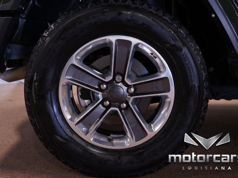 Used 2022 Jeep Wrangler Unlimited Sahara w/ LED Lighting Group AWD/4WD image 22