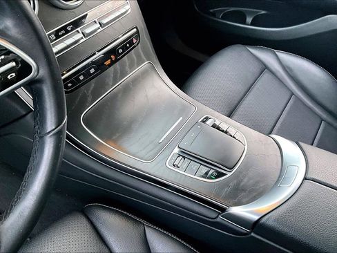 Used 2021 Mercedes-Benz GLC 300 4MATIC image 16