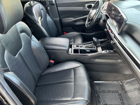 Certified 2024 Kia Sorento S image 10