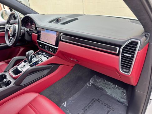 Used 2023 Porsche Cayenne GTS AWD/4WD image 17