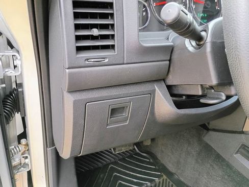 Used 2012 Jeep Liberty Sport image 33