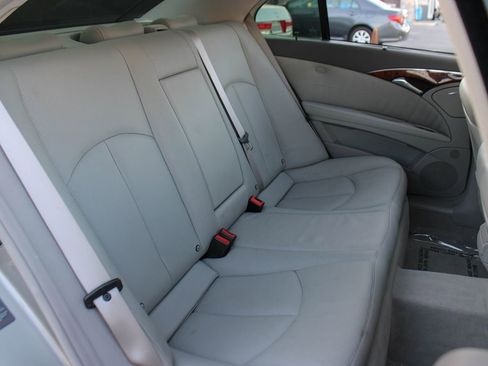 Used 2004 Mercedes-Benz E 320 Sedan image 22