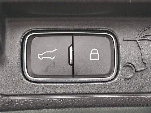 Certified 2023 Ford Explorer Limited w/ Limited Technology Package image 31