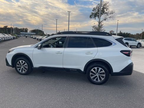 Certified 2022 Subaru Outback Premium image 11