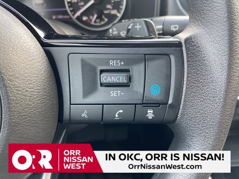 Used 2023 Nissan Rogue SV image 24