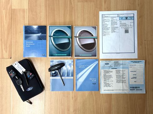 Used 2005 Ford Thunderbird image 12