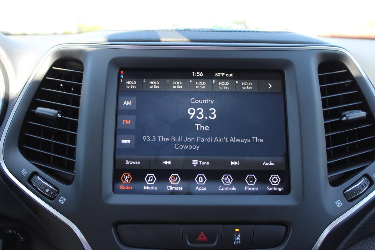 Used 2022 Jeep Cherokee Latitude w/ Sun & Sound Group AWD/4WD image 17