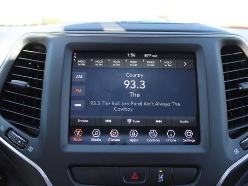 Used 2022 Jeep Cherokee Latitude w/ Sun & Sound Group AWD/4WD image 17