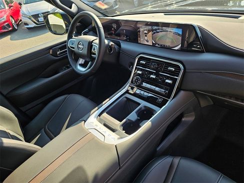 New 2025 Nissan Armada SL image 30