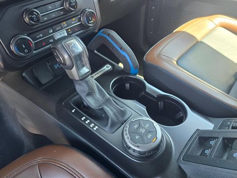 Used 2022 Ford Bronco Outer Banks AWD/4WD image 16