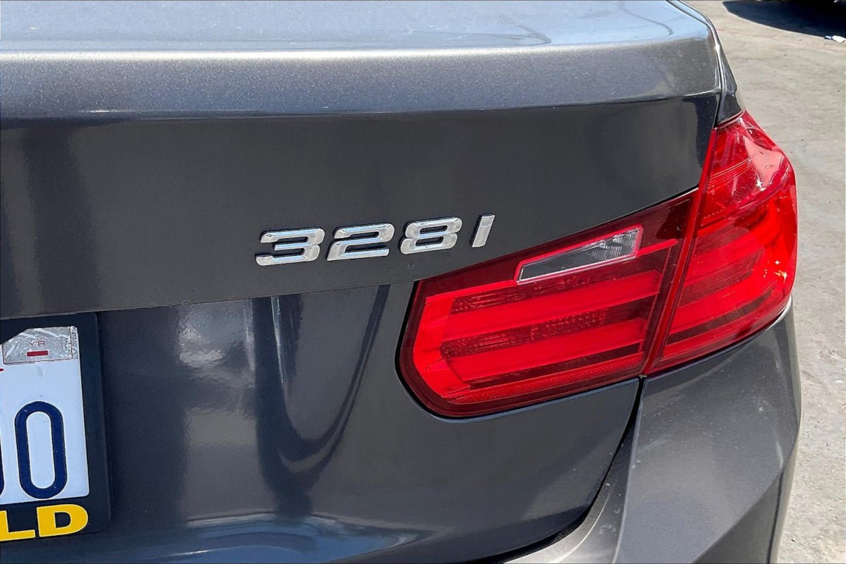 Used 2015 BMW 328i Sedan RWD image 8
