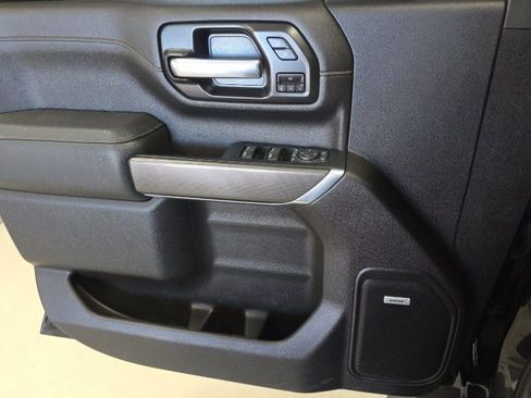 Used 2022 GMC Sierra 2500 AT4 w/ AT4 Premium Plus Package image 11