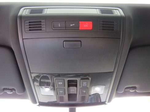 Used 2015 Volkswagen GTI SE FWD image 24