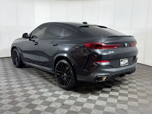 Used 2025 BMW X6 xDrive40i w/ Executive Package AWD/4WD image 3