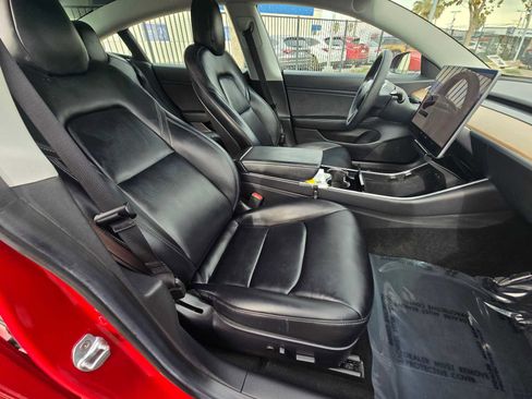 Used 2019 Tesla Model 3 Standard Range image 11