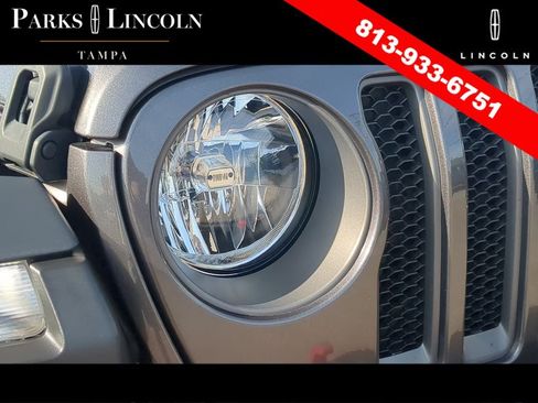 Used 2023 Jeep Wrangler Unlimited Rubicon AWD/4WD image 6