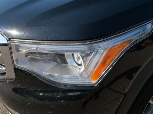 Used 2018 GMC Acadia SLE AWD/4WD image 15